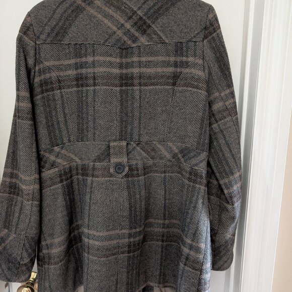 Winter jacket - Picture 2 of 2